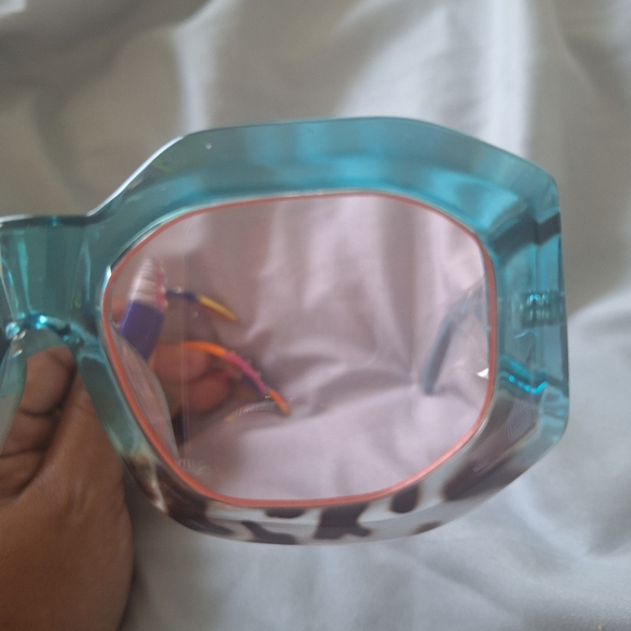 Cute teal & tortoise accented Sunglasses 👓 - Picture 5 of 5